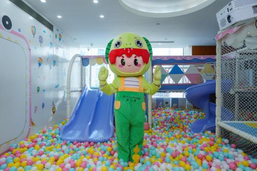 Programlehetőségek, Pudong Shangri-La, Shanghai near Jin Mao Torony