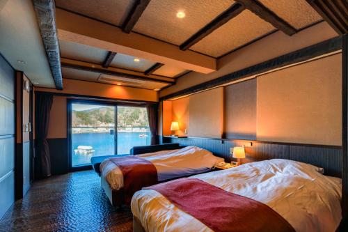 Room, deluxe, lake view