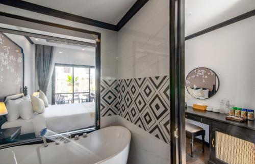 Twin Room with Pool View image 5