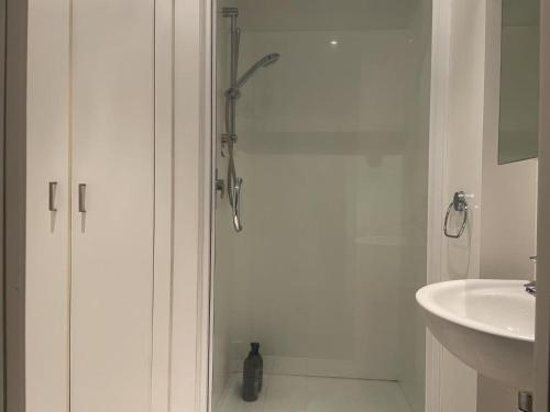 Aura two bedrooms apartment WIFi balcony skytower view easy parking, Auckland (fotografie 7)