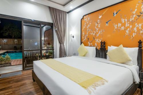 Twin Room with Pool View image 4