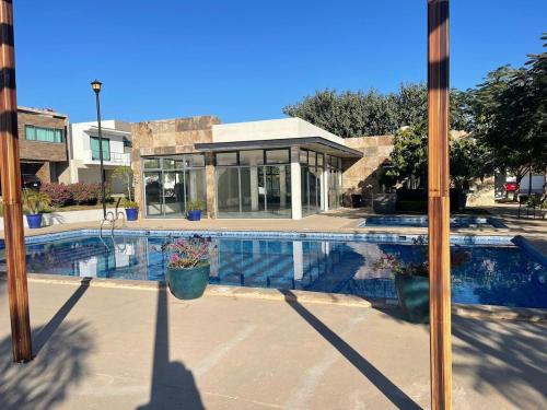 Casa amplia in Fraccionamiento del Camino