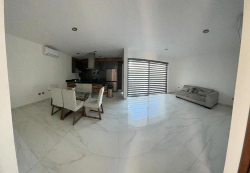 Casa amplia in Fraccionamiento del Camino