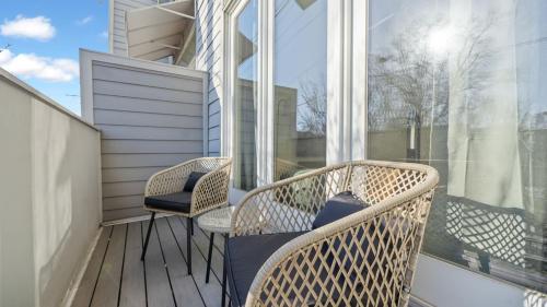 Chic Modern Condo in the Vibrant NuLu District - image 4