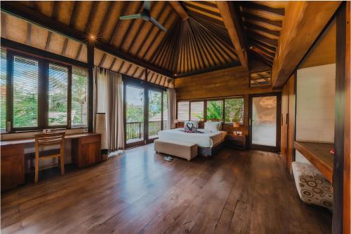 Three-Bedroom Private Pool Villa with Complimentary Access to Titi Batu Sports Club image 2