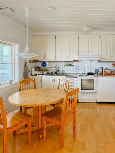 Unterkunft von außen, Lake View Holiday Home With Natural Charm in Storfors