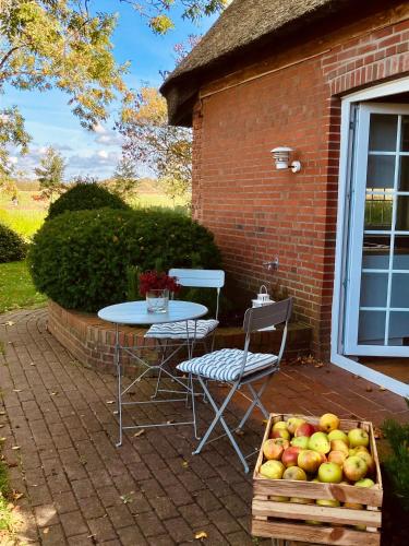 A szálláshely kívülről, Thatched Home With Large Garden Near North Sea in Risum-Lindholm