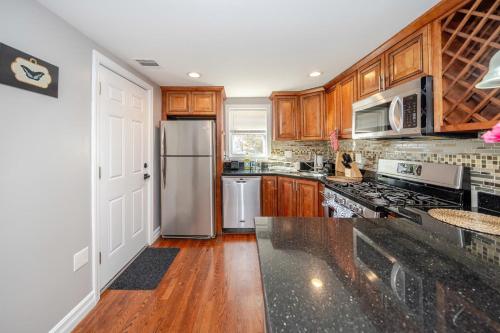 74R - 2BR Quincy - Romantic Stay near Wollaston Beach in Kvinsis (MA)