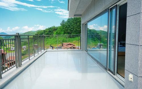 Hoengseong Nature Healing Pool Villa in Cheongil-myeon