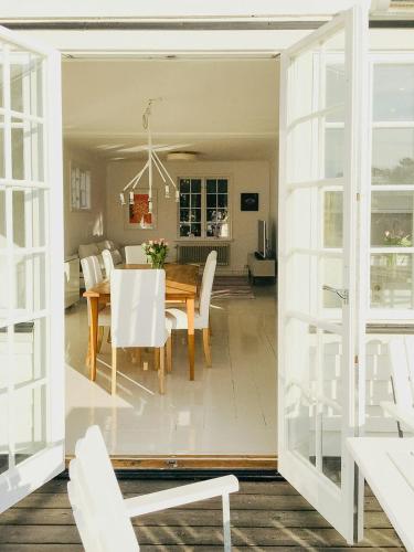 Charming Villa From 1918 With Sunny Deck, Stockholm (photo 7)