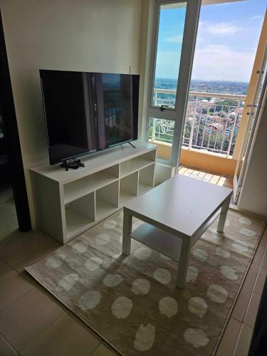 3BR at The Rochester, Manila