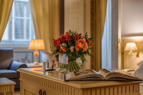Junior Suite (2 Adults) image 7