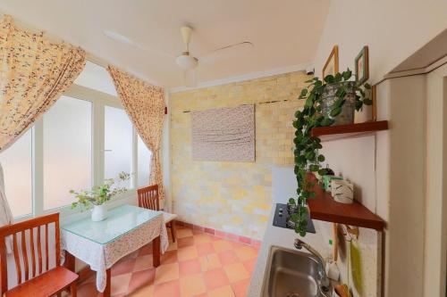 Cozy Fun Homestay 12 - Tap to explore photos