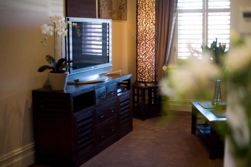 Gallery Apartments Room Type - Deluxe Apartment