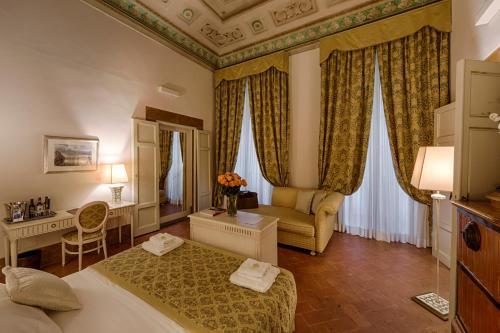 Palazzo Guicciardini Room Type - Deluxe Triple Room