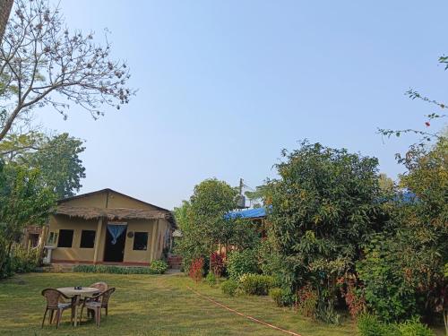 Crocodile View Camp Hôtel (Crocodile View Camp Hotel) in ปาติฮานี