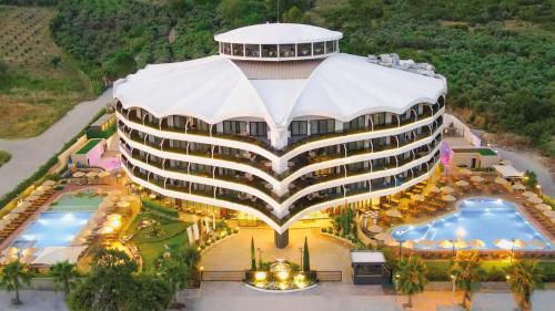 Seven For Life Thermal Hotel · Doğanbey