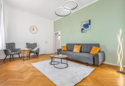 3 bedrooms, 4 beds