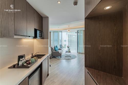 Executive Ocean View Room image 4
