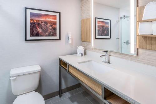 Hilton Garden Inn Albuquerque Uptown Room Type - Queen Room with Two Queen Beds