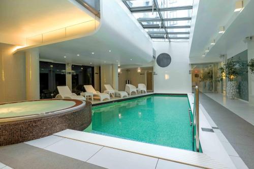 Zwembad, Wellton Centrum Hotel and Spa in Riga City Center