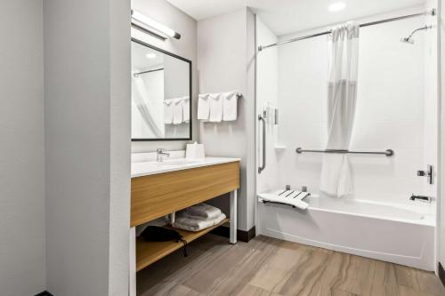 Spark by Hilton Catoosa Tulsa - image 7