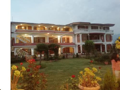 Hotel Akbar At Dal Lake Ghat Number 1 - Srinagar