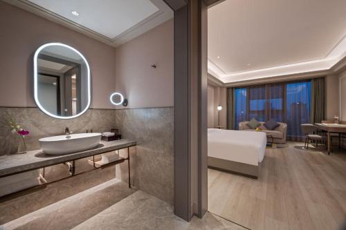 Mercure Suzhou HSR New Town