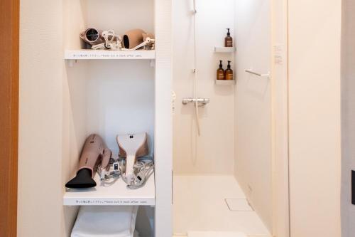 Double or Twin Room with Shared Bathroom image 10