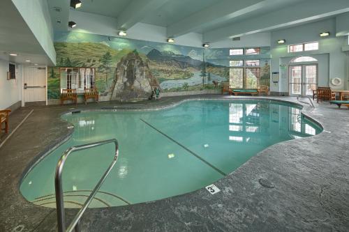 Lakeside Lodge and Suites - 수영장