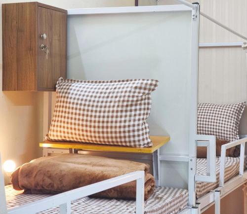 LushStay Hostel - Hanoi Train Street