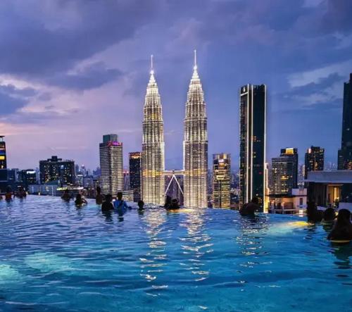 Eaton Kuala Lumpur with KLCC Skyline View Pool, Kuala Lumpur
