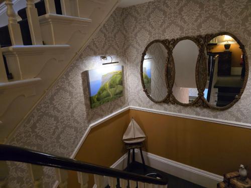 Ashburton House - B&B - main image