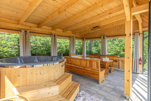 Boblebad, Kaszubska Kryjowka - Komfortowy 8 osobowy Domek w sercu Kaszub - Jacuzzi, Sauna, Rowerek Wodny, Jezi in Suleczyno