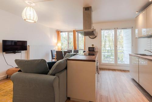 Facilities, Serenity - 3 BDR - 6 prs - Parking - Wifi - Balcon in Torcy