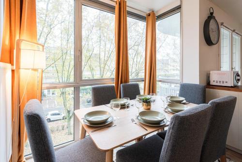 Facilities, Serenity - 3 BDR - 6 prs - Parking - Wifi - Balcon in Torcy