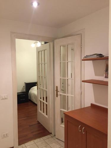 Natalia's 2-rooms cozy flat, only 10 min to Duomo, Милан (фото 10)