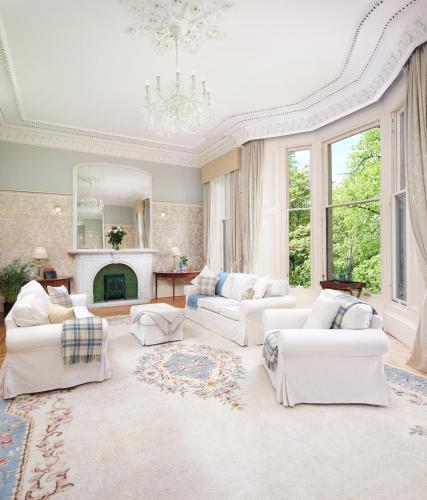 7 Crown Gardens Glasgow, Glasgow (photo 2)