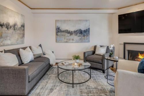 New Listing 2BR 2BA Condo - Mountain Views - image 5