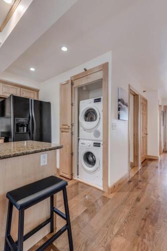 New Listing 2BR 2BA Condo - Mountain Views