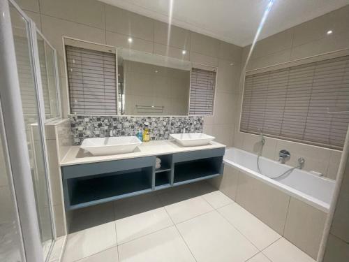 10A Woodridge Forest