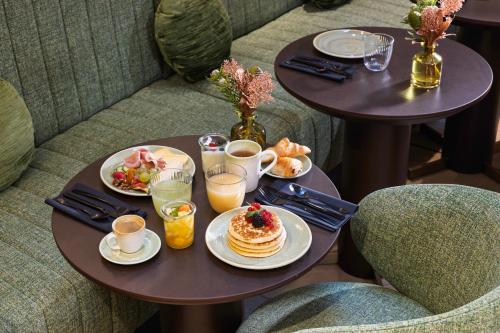 Dream Hotel Opera - image 9