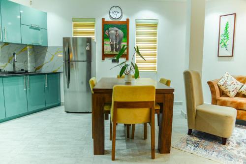 Two-Bedroom Deluxe Apartment with Ocean View image 10