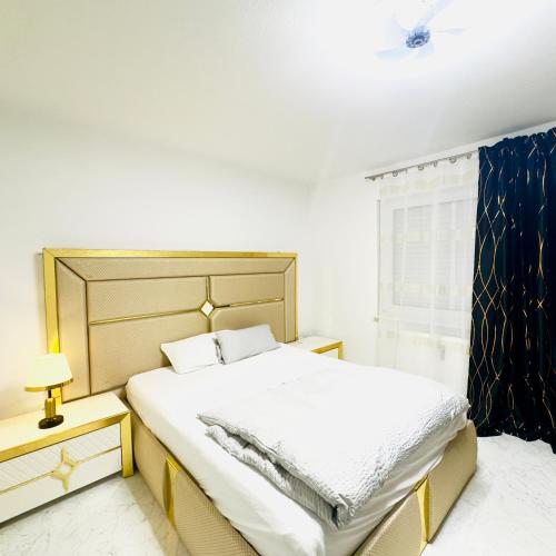 Modern möblierte Wohnung in zentraler Lage Modern möblierte Wohnung in zentraler Lage