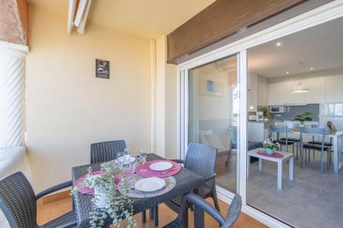 One-Bedroom Apartment image 7