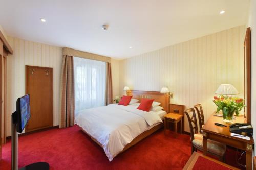 Golf Hotel René Capt - main image