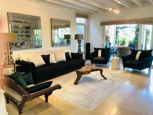 Közös társalgó / TV, Moran Villa in Caesarea