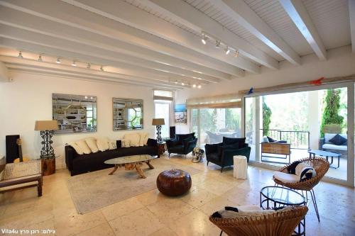 Közös társalgó / TV, Moran Villa in Caesarea