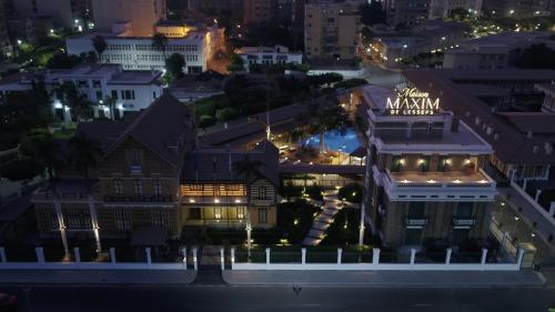 . Maison Maxim De Lesseps