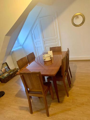 Зручності, maison delalonde Autun centre appartement familial 7places in Отун